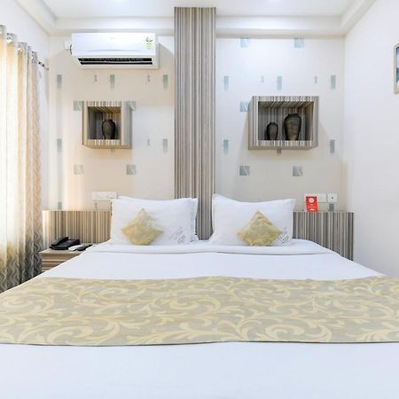 Oyo 7077 Reegate Inn Kochi Exterior photo