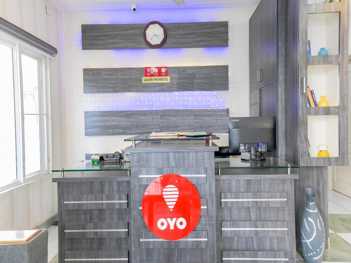Oyo 7077 Reegate Inn Kochi Exterior photo
