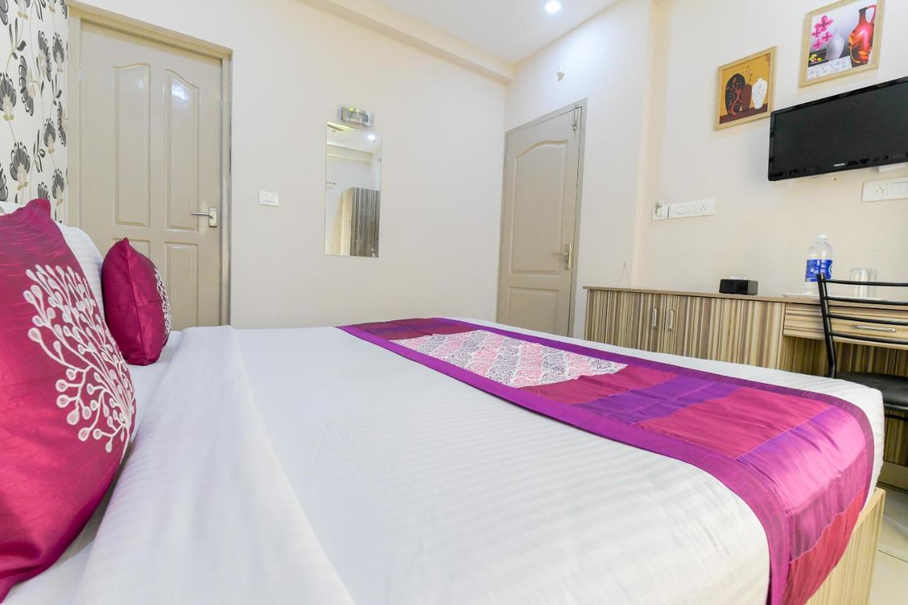 Oyo 7077 Reegate Inn Kochi Exterior photo
