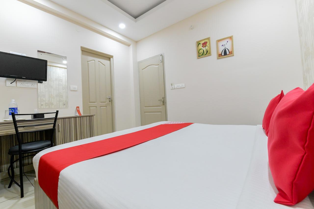 Oyo 7077 Reegate Inn Kochi Exterior photo